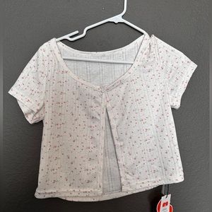 Button Up Floral Crop Top. Brand is Cider